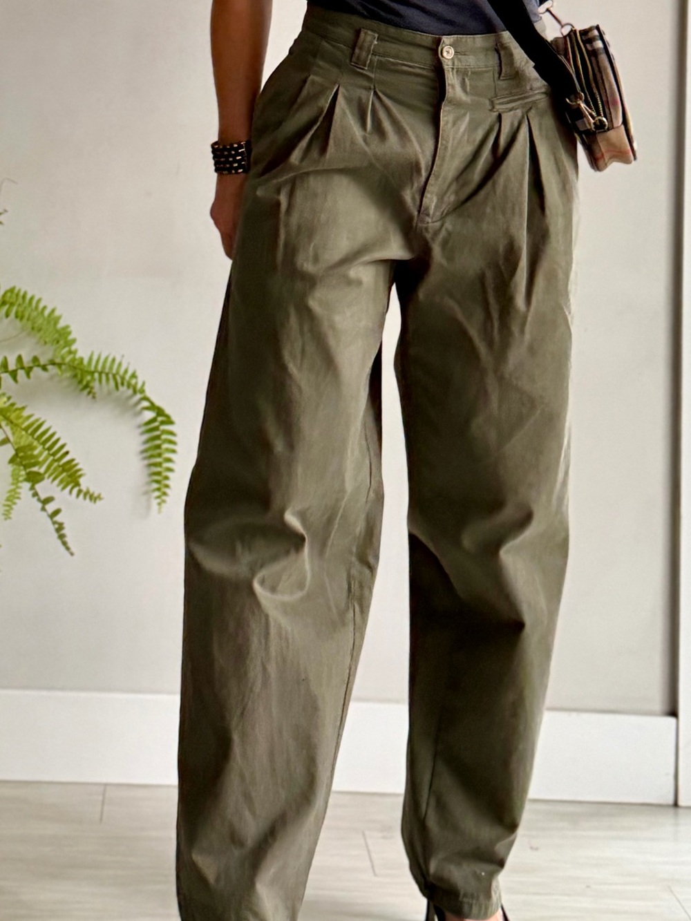 Vintage Structure Olive Pleated Trousers | 30S